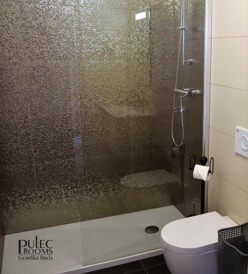 Apartma Sobe Pulec ドブロボ エクステリア 写真